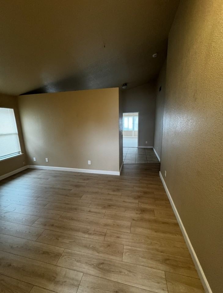 2407 Dry Creek Way - Photo 3 of 17