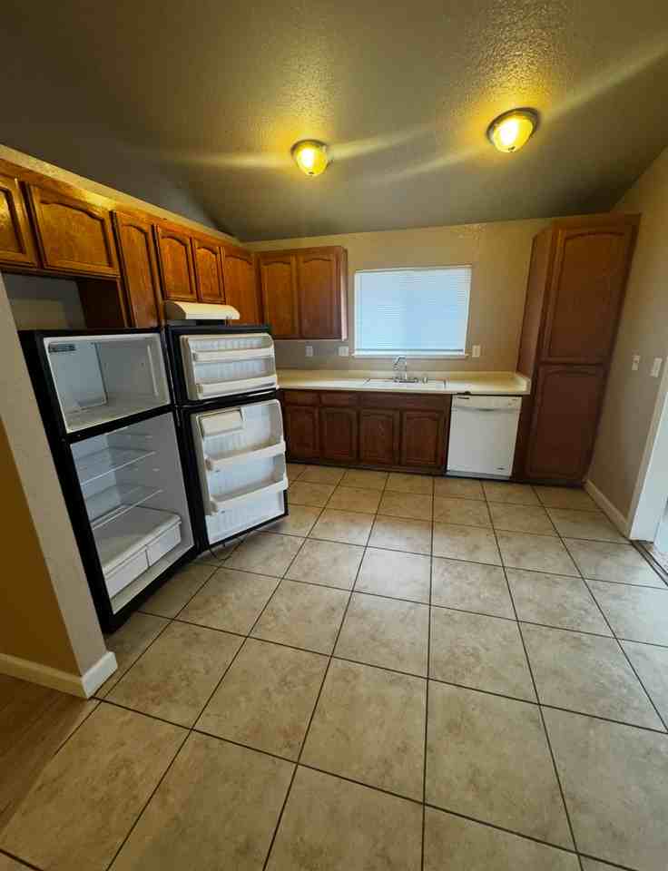 2407 Dry Creek Way - Photo 4 of 17