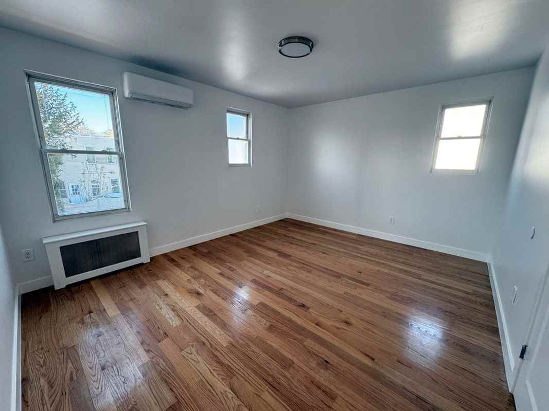 8538 91st St - Photo 3 of 7