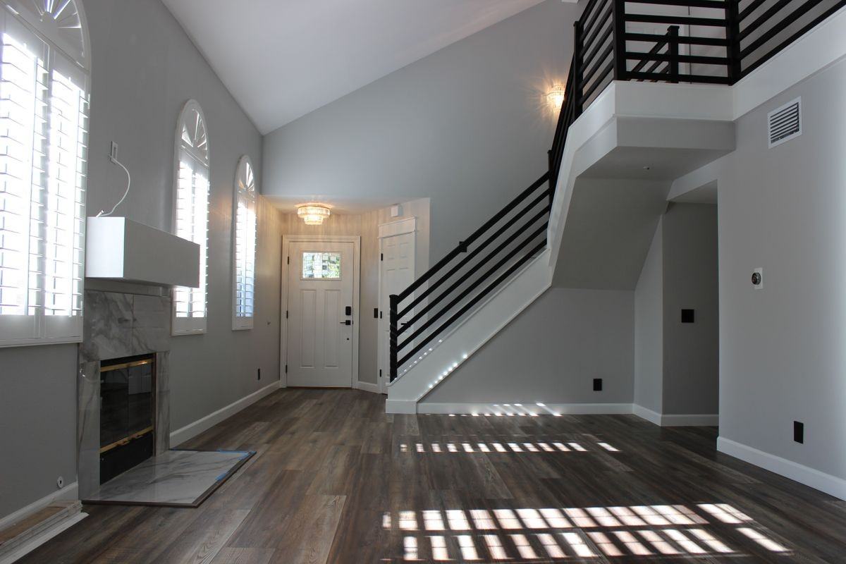 9165 1/2 Noble Ave - Photo 3 of 28