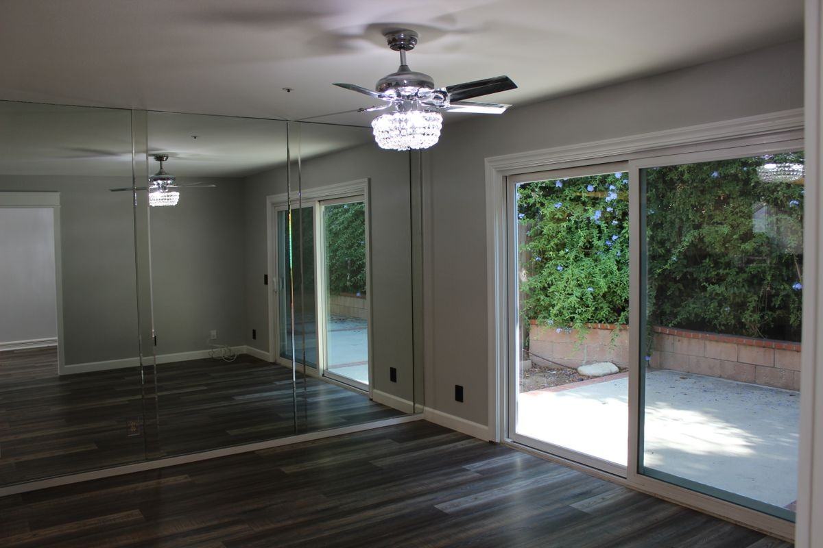 9165 1/2 Noble Ave - Photo 6 of 28