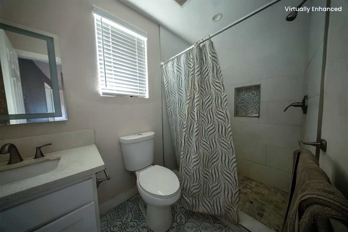 2409 N Wilmington Ave ##1 - Photo 4 of 12
