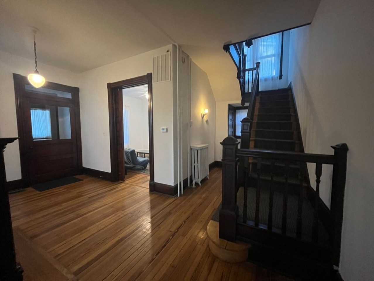 1033 Newton St Ne - Photo 3 of 50