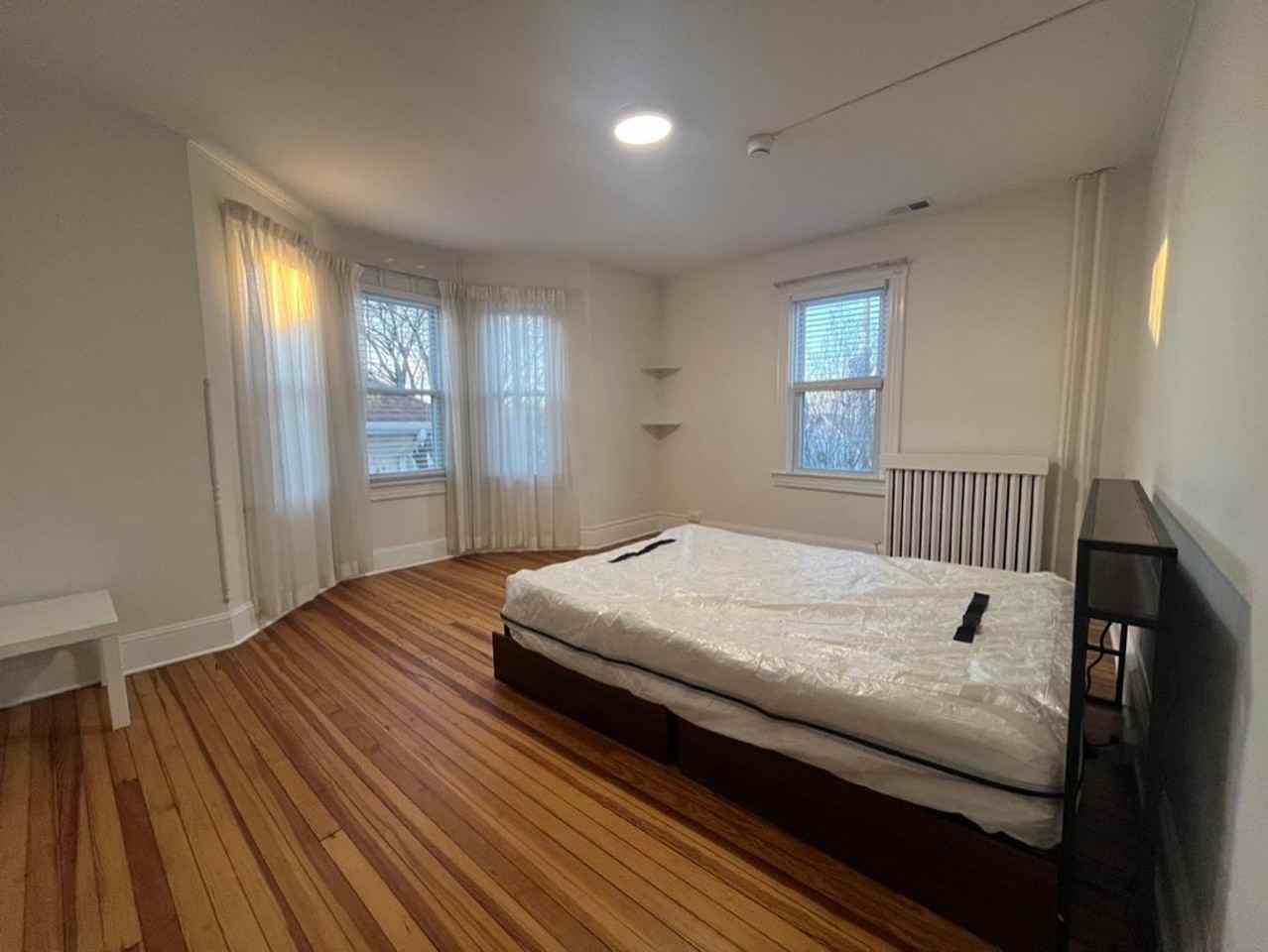 1033 Newton St Ne - Photo 7 of 50