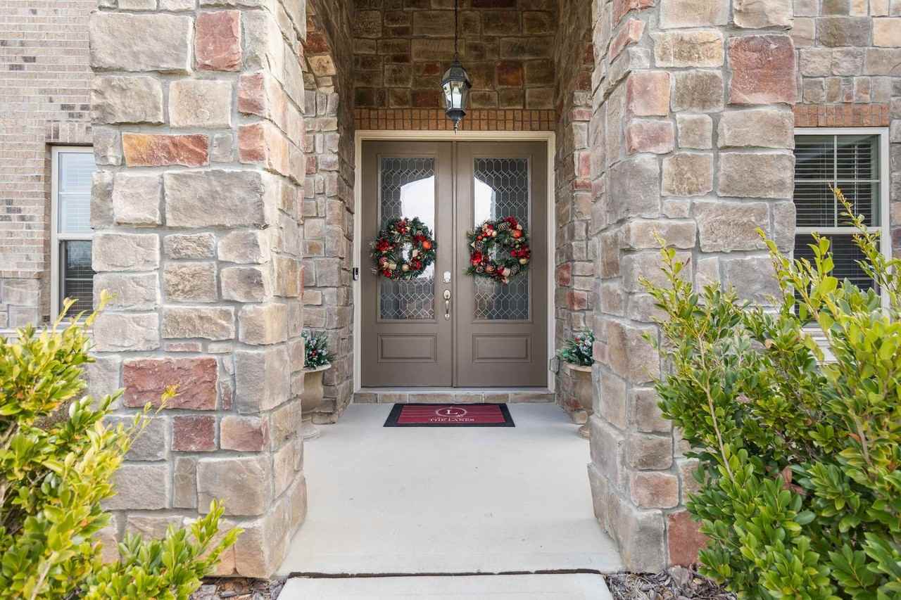 12416 Franklin Park Ln - Photo 3 of 50