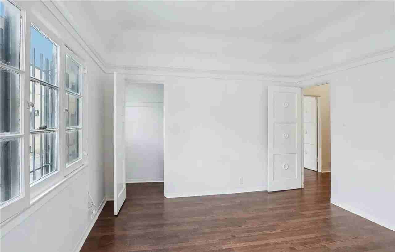 4237 Garthwaite Ave - Photo 7 of 15