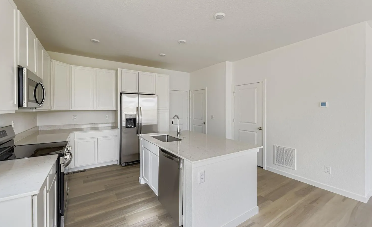 713 N Carrie St - Photo 7 of 30