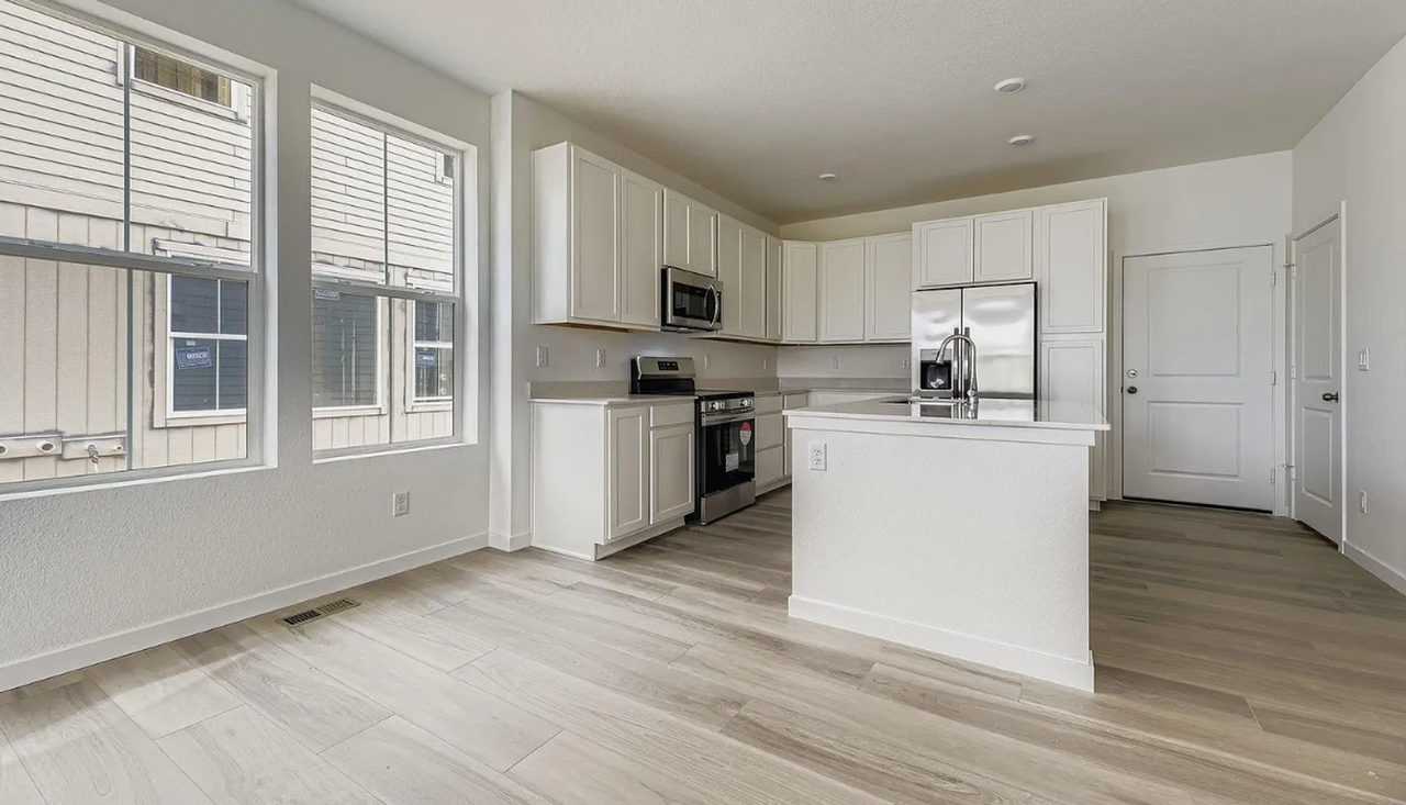 713 N Carrie St - Photo 5 of 30