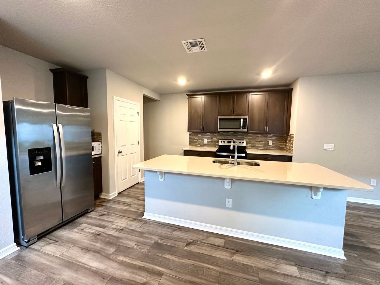 17407 Million Lakes Ct - Photo 4 of 19