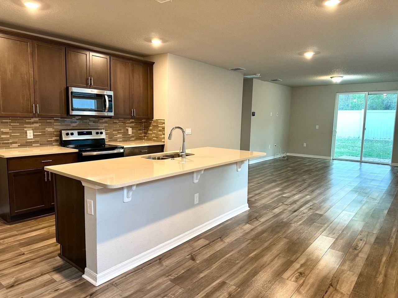 17407 Million Lakes Ct - Photo 5 of 19