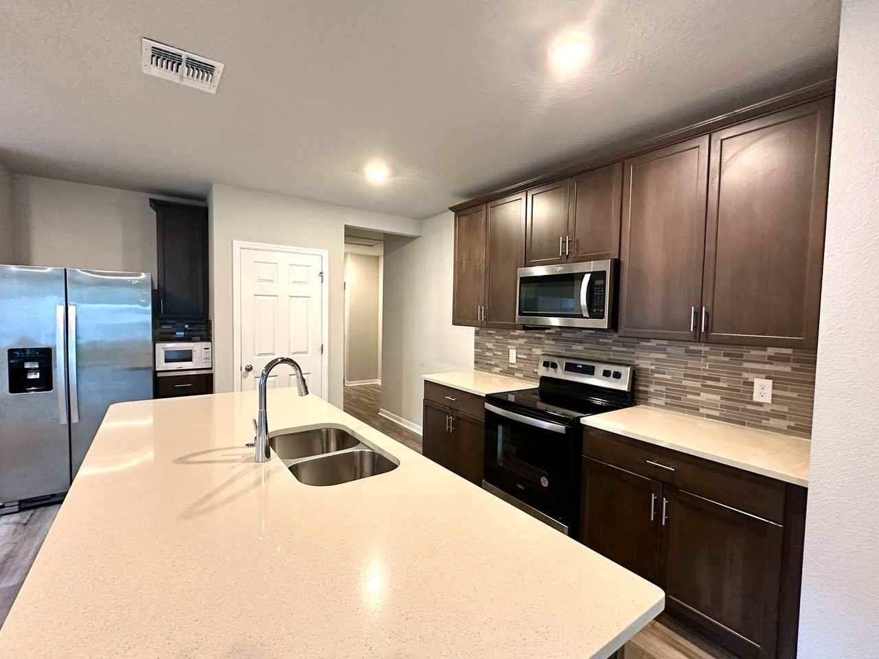 17407 Million Lakes Ct - Photo 7 of 19