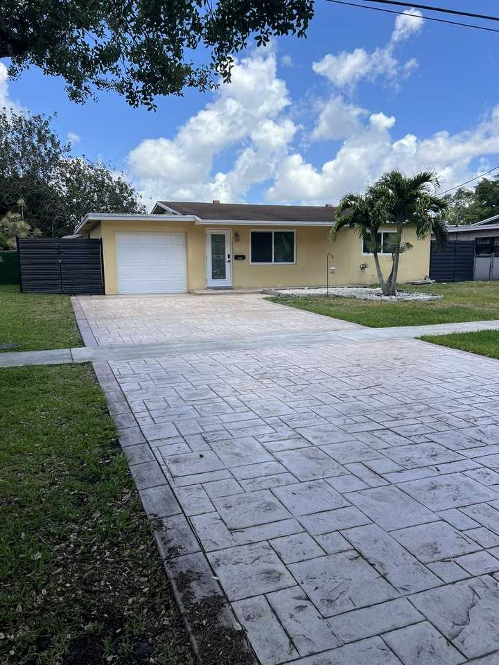 9417 Sw 52nd St #NA - Photo 7 of 18