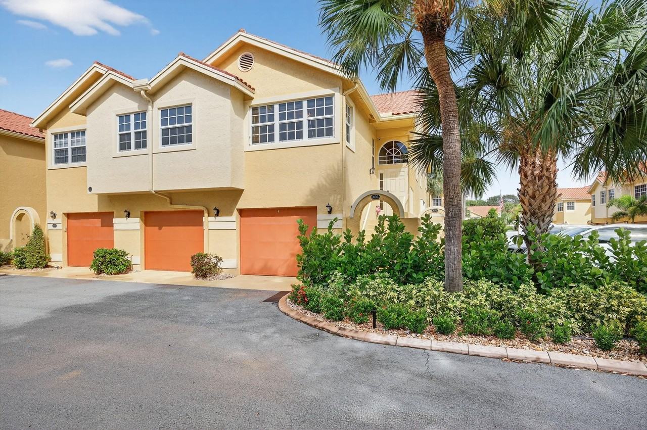 2121 South Ocean Boulevard - Photo 2 of 8