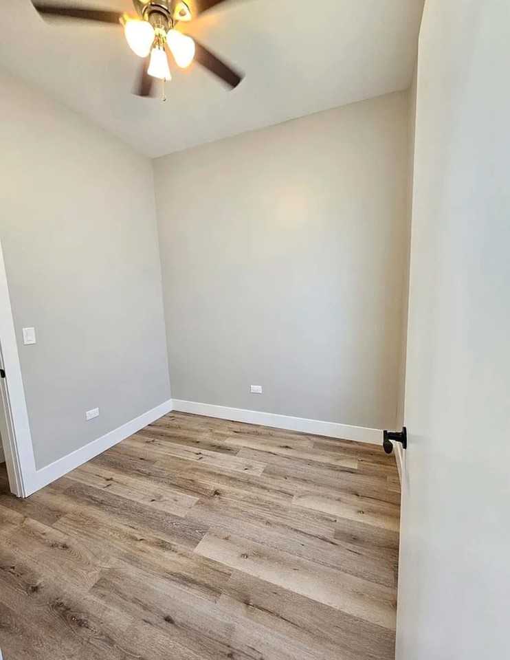 1520 S Homan Ave #2 - Photo 7 of 8