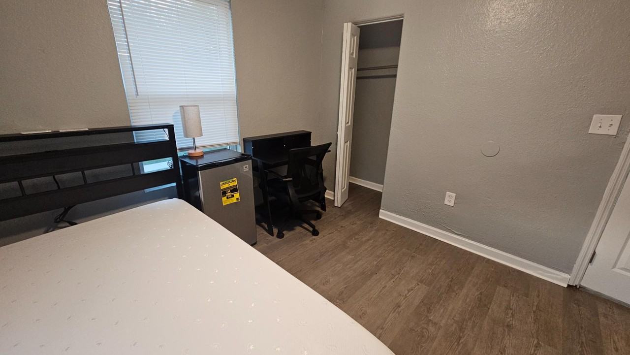 1902 McMillan St - Photo 7 of 15