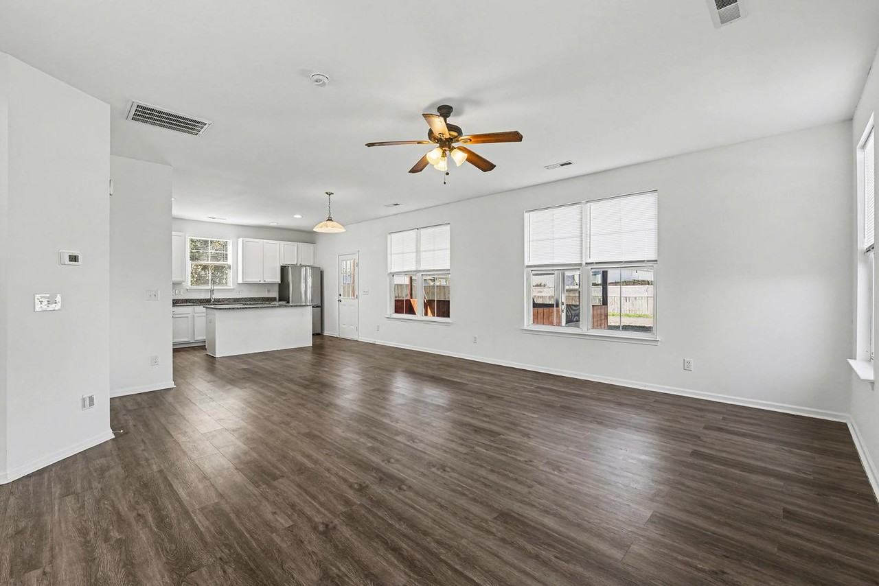 146 Woodbrook Way - Photo 4 of 11