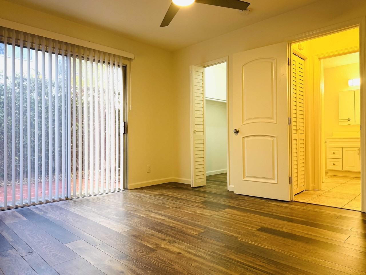 369 Avocado St #C - Photo 4 of 7