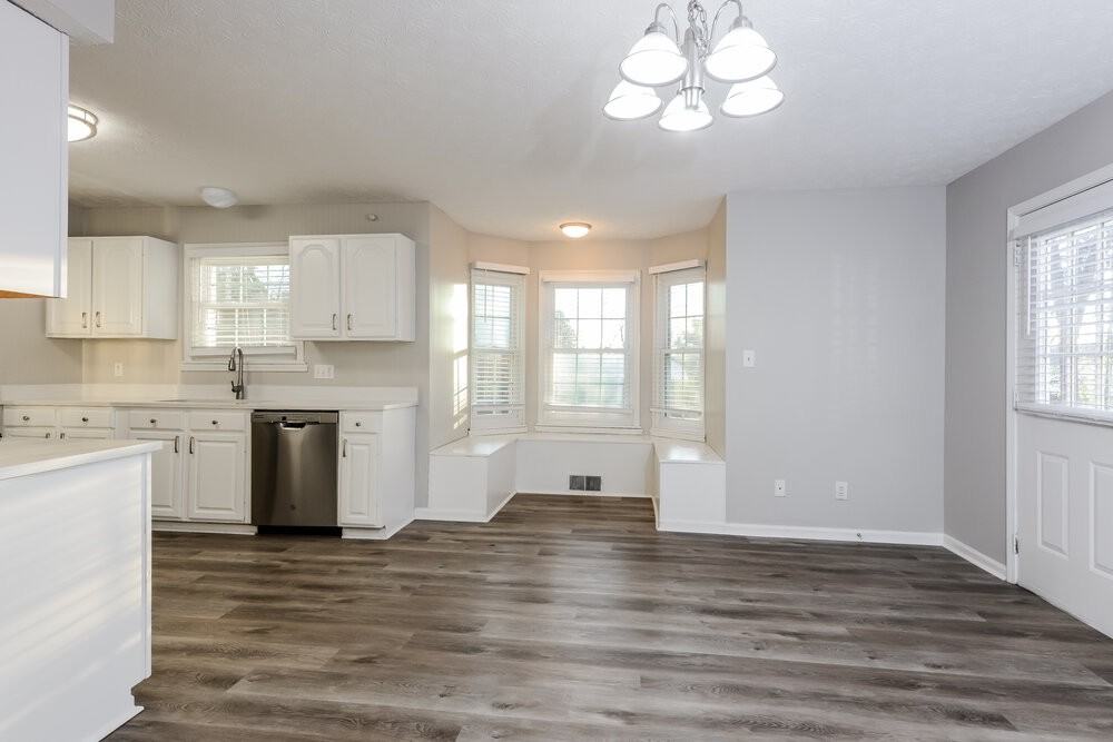 12840 John Charles Ct N - Photo 4 of 17