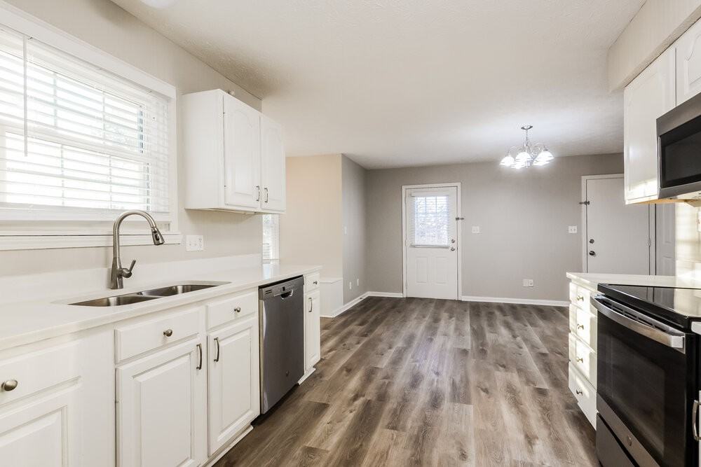 12840 John Charles Ct N - Photo 5 of 17