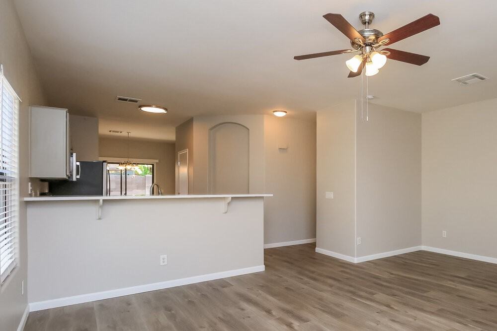 2593 S Powell Rd - Photo 4 of 16