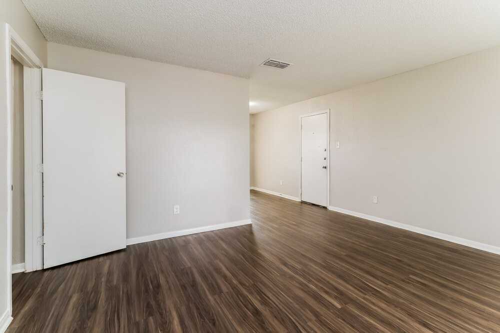 7218 Wren Cir - Photo 3 of 16