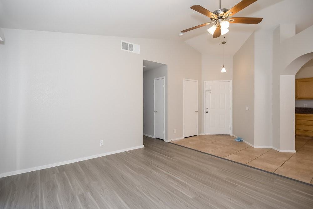 3207 W Verde Way - Photo 4 of 15