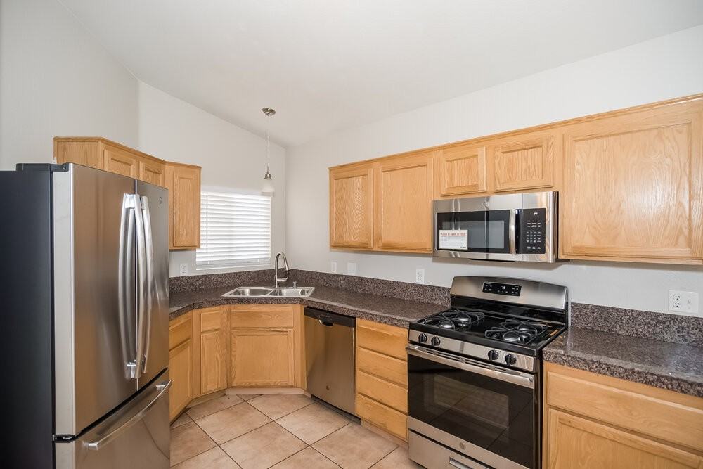 3207 W Verde Way - Photo 6 of 15