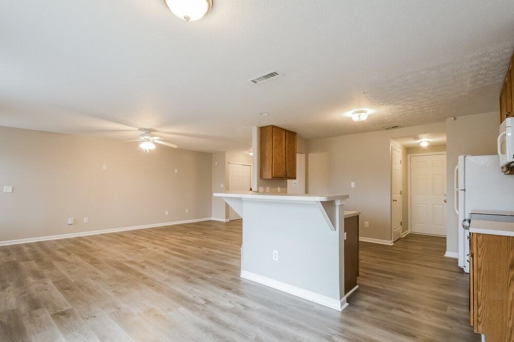 443 Grabill Dr - Photo 6 of 17