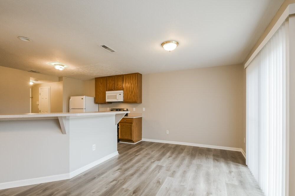 443 Grabill Dr - Photo 7 of 17