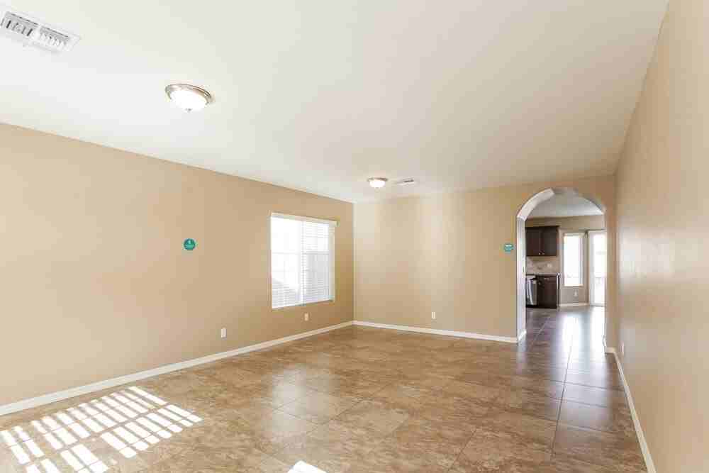 5809 S 27th Ln - Photo 4 of 17