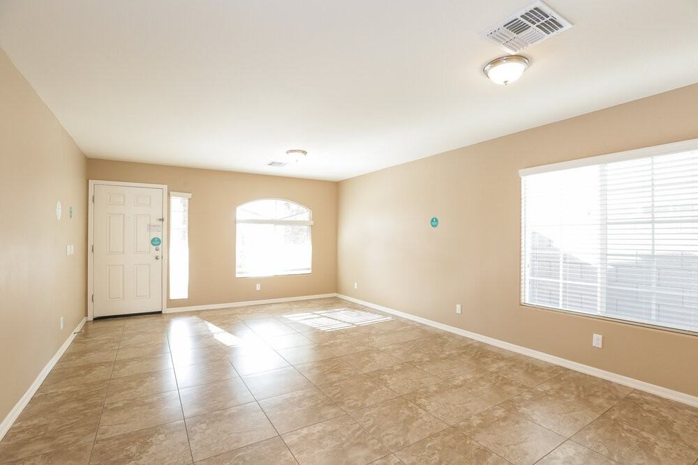 5809 S 27th Ln - Photo 5 of 17