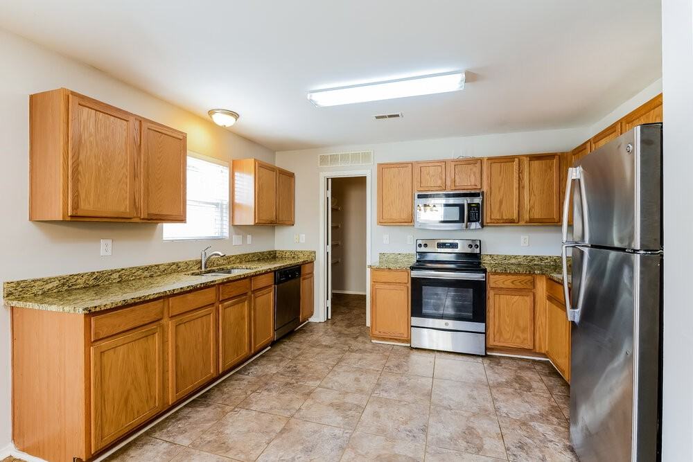 4387 Joseph Samuels Dr - Photo 7 of 17