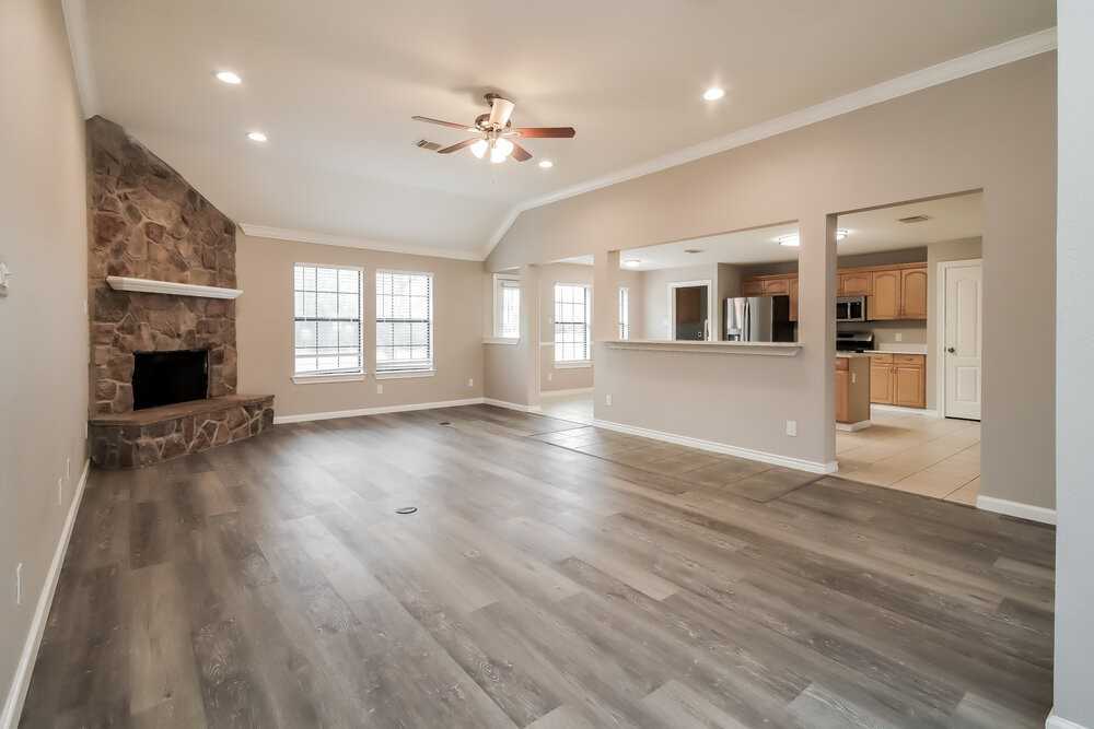 410 Wisdom St - Photo 3 of 16