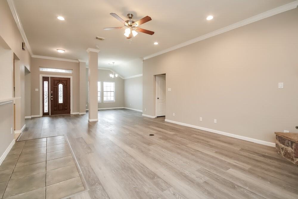 410 Wisdom St - Photo 4 of 16