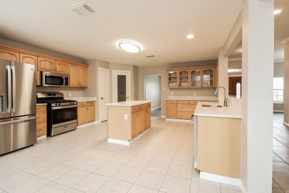 410 Wisdom St - Photo 7 of 16