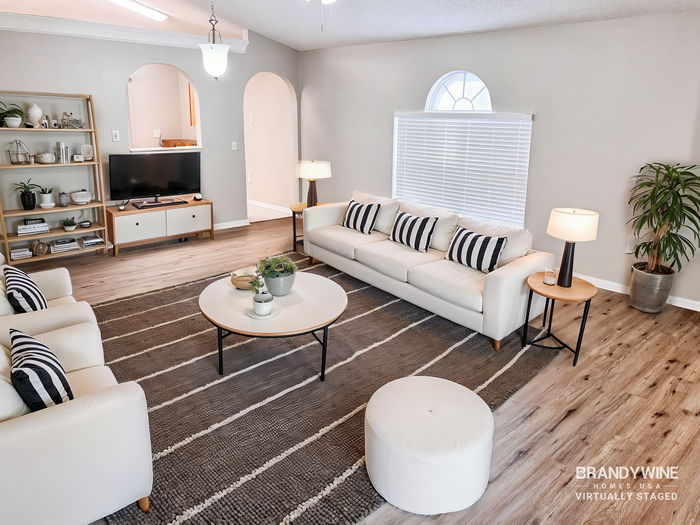 355 Placid Lake Dr - Photo 2 of 18