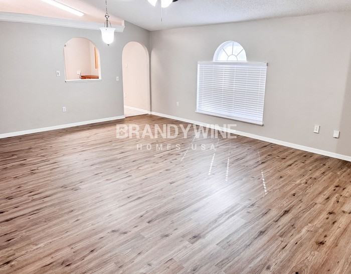 355 Placid Lake Dr - Photo 3 of 18