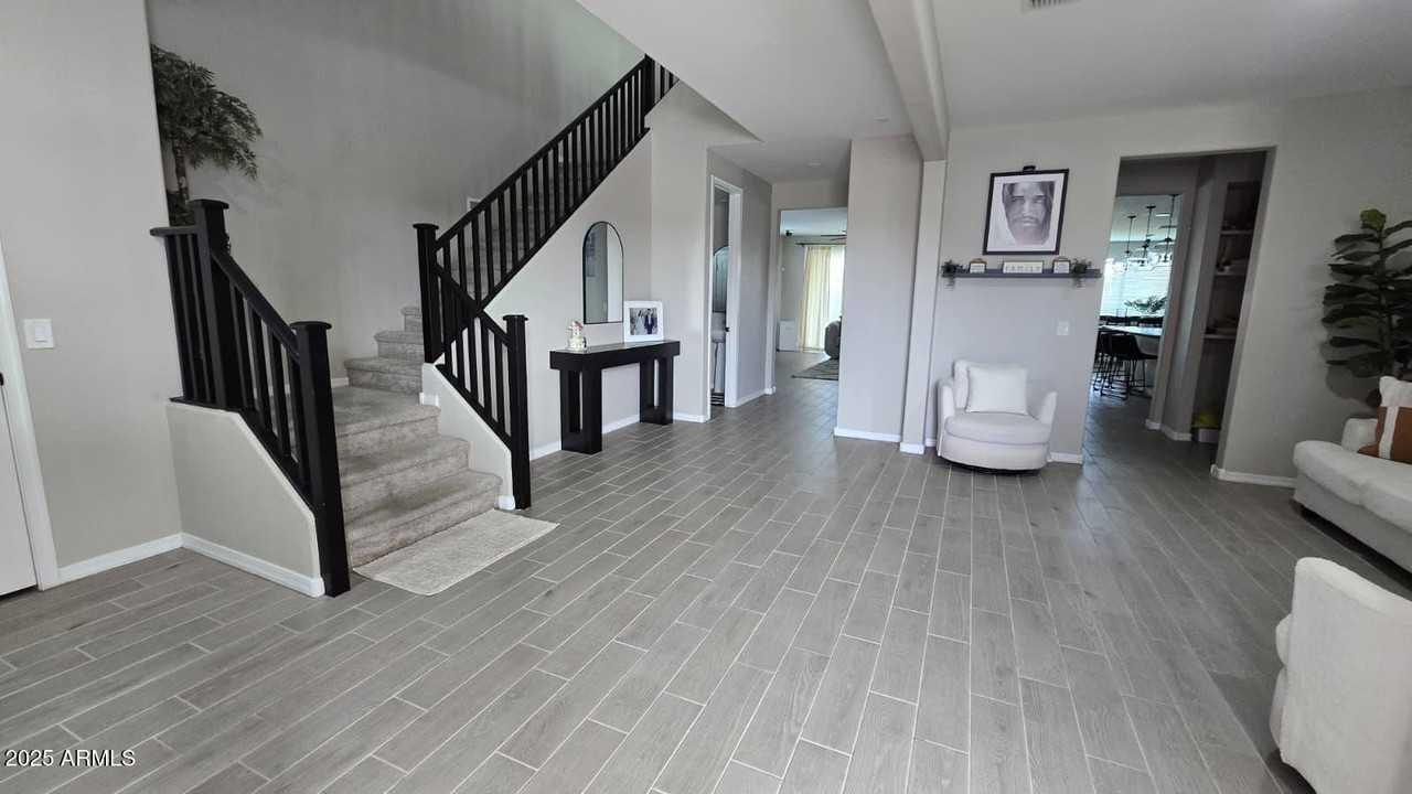 5717 N 108th Ave - Photo 3 of 50