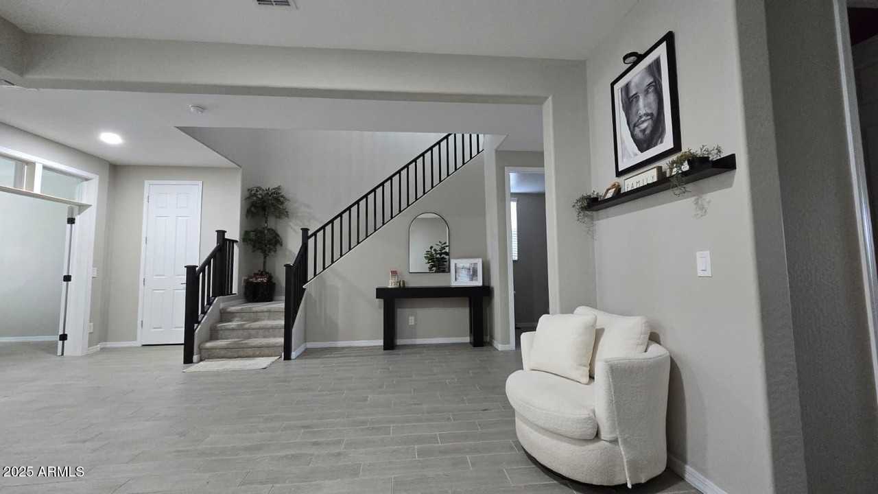 5717 N 108th Ave - Photo 6 of 50