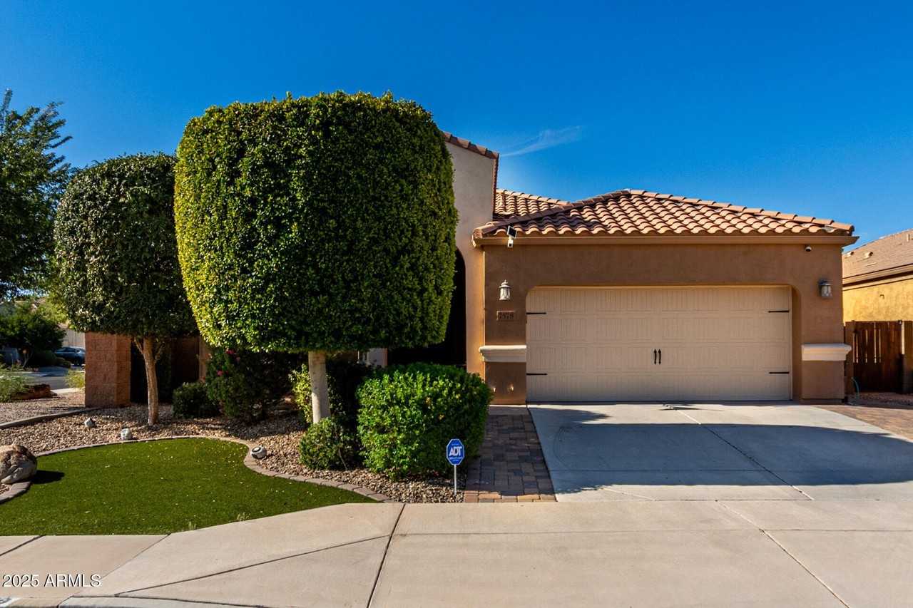 7578 W Tierra Buena Ln - Photo 2 of 37