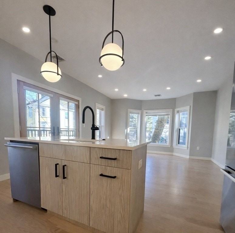 99 Williams St - Photo 3 of 24