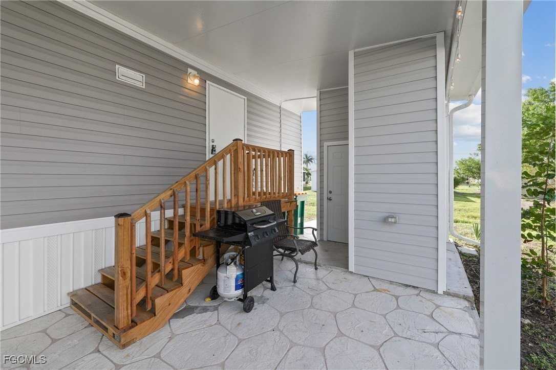 1747 Beverly Dr - Photo 3 of 31