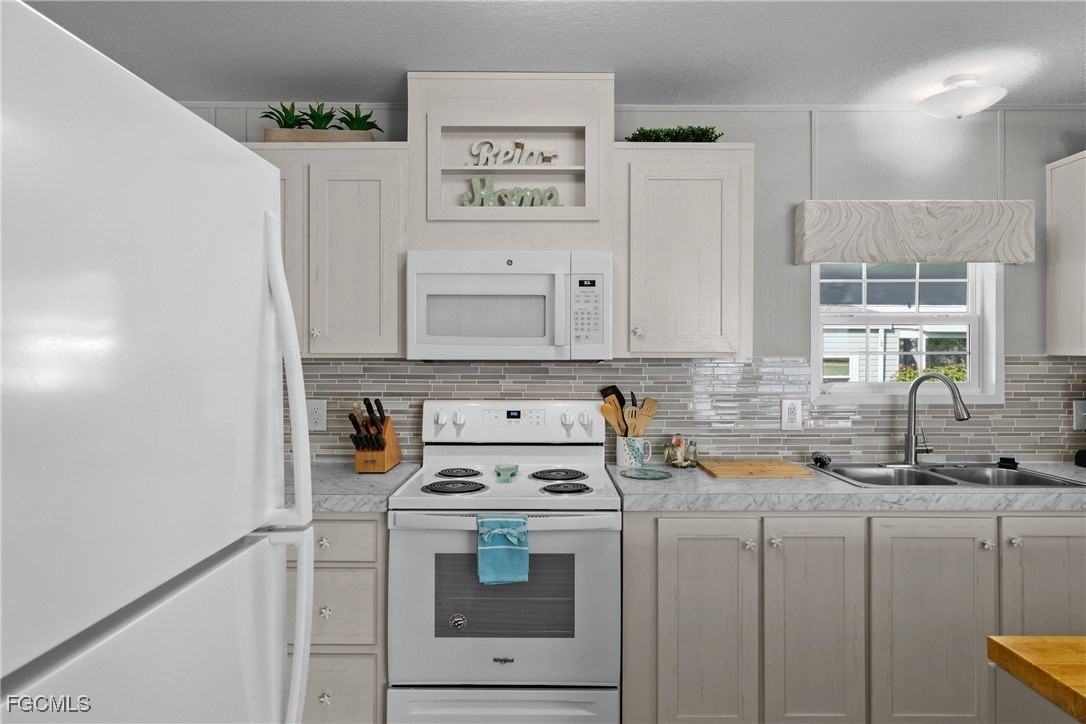 1747 Beverly Dr - Photo 6 of 31