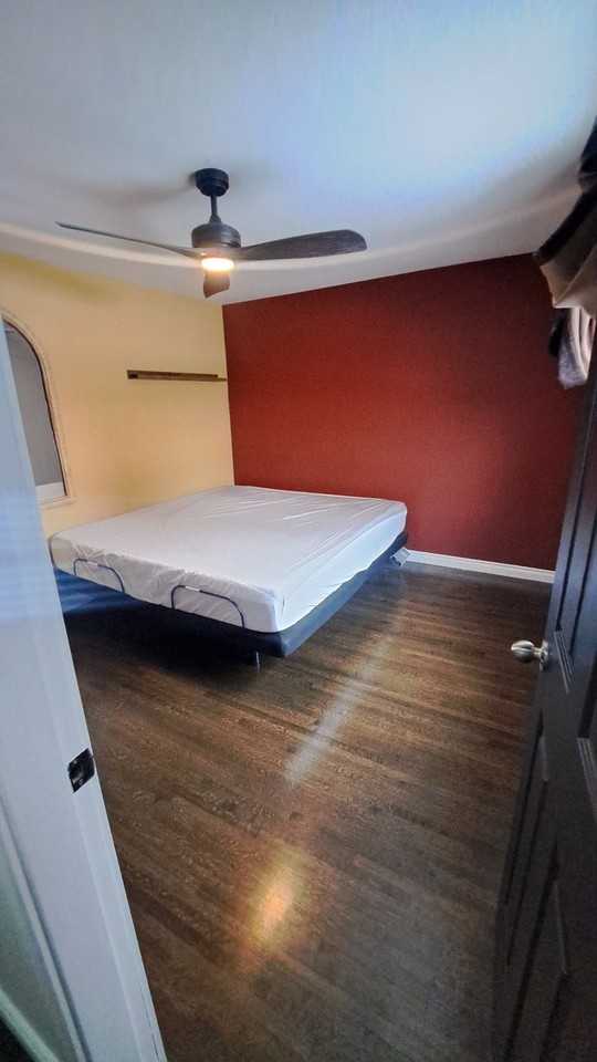 1833 21 Avenue Northwest #4 - Photo 7 of 12