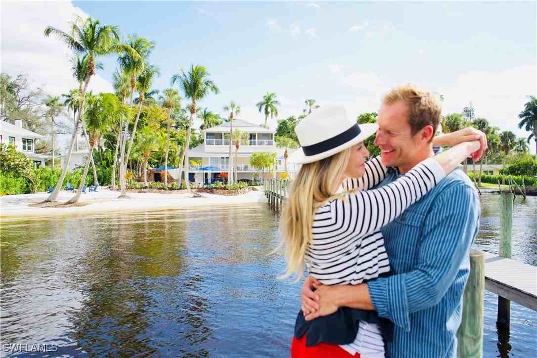 100 Fairview Ave - Photo 4 of 49