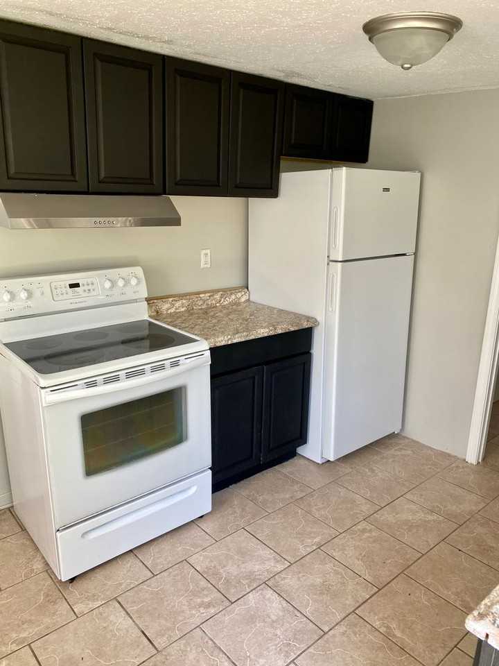 1806 Culbertson Ave - Photo 2 of 10