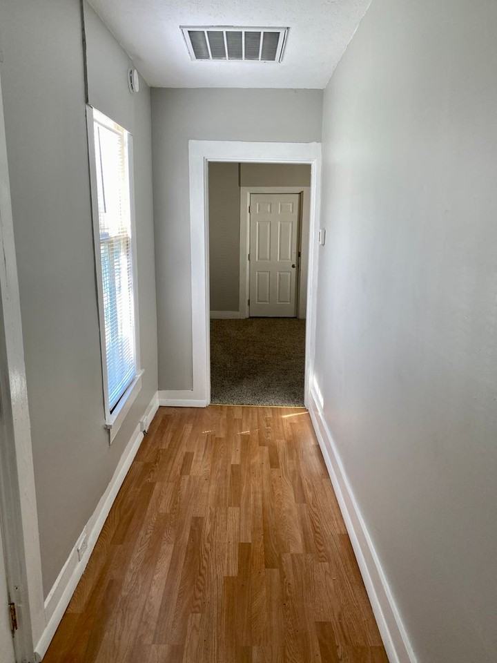 1806 Culbertson Ave - Photo 3 of 10