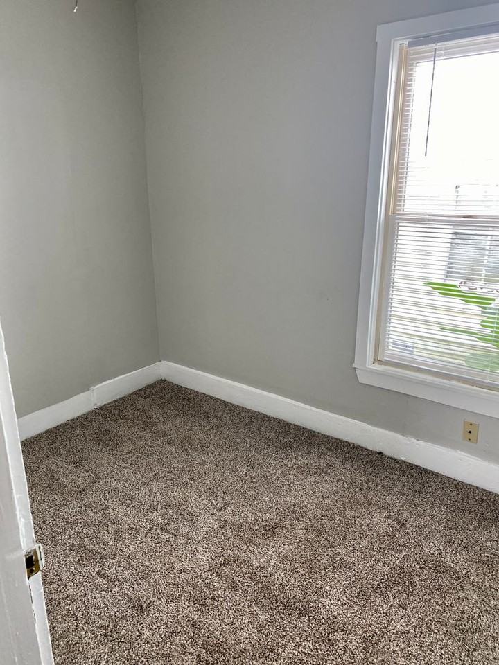 1806 Culbertson Ave - Photo 4 of 10