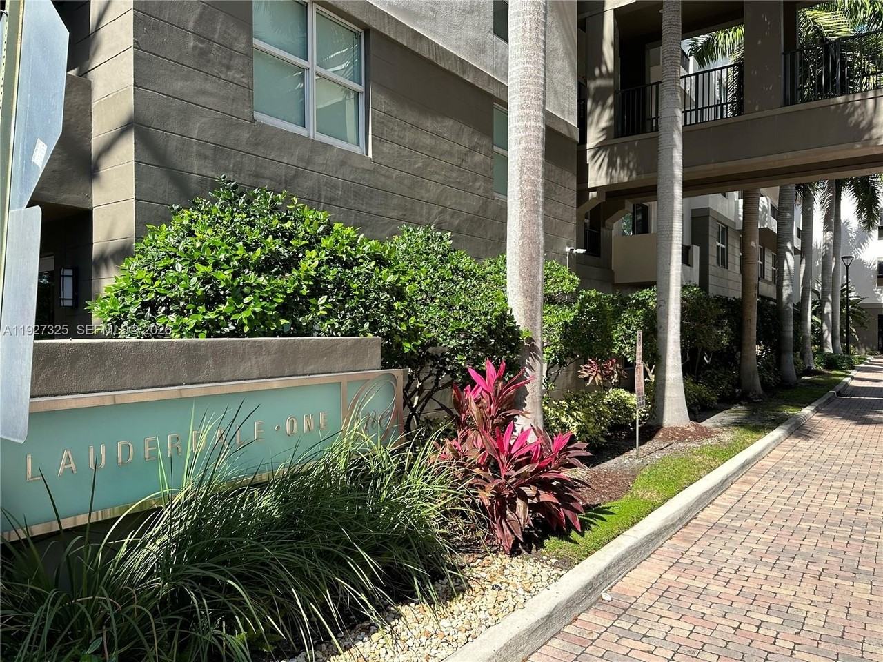 2401 Ne 65th St #606 - Photo 3 of 38