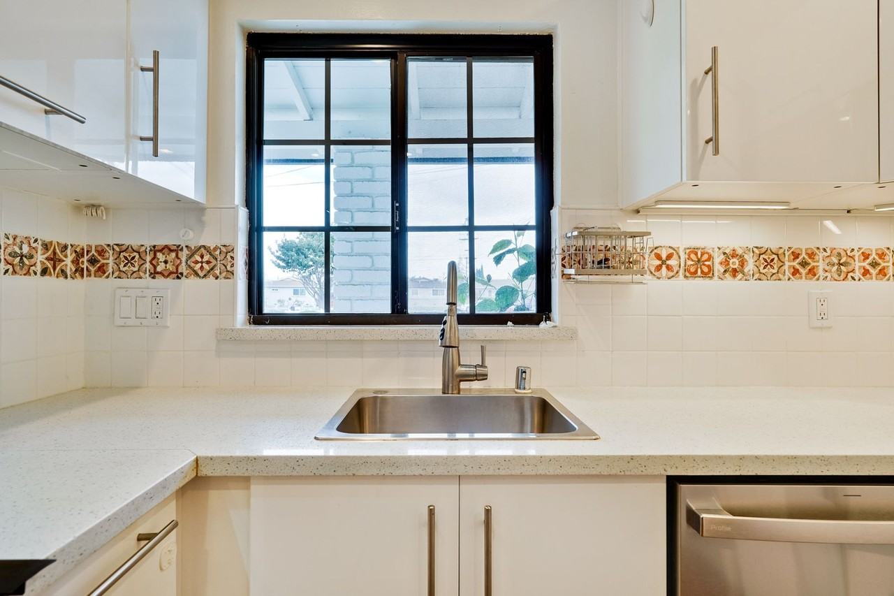 36235 Landes Pl - Photo 6 of 50